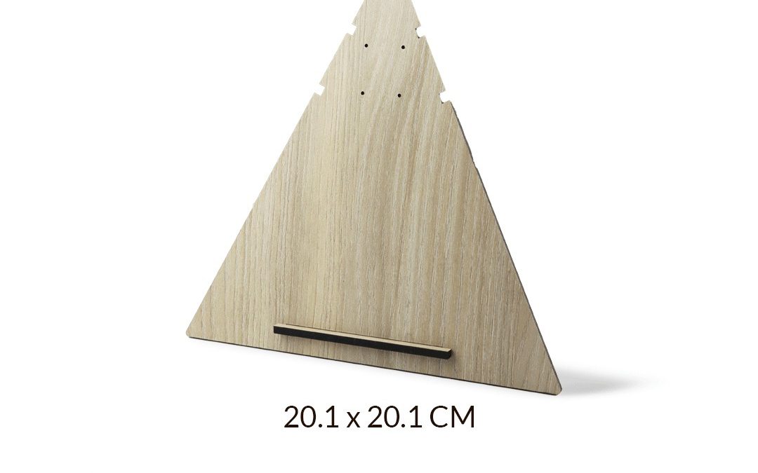 EXHIBIDOR MADERA MDF TRIANGULO PARA ARETE + COLLAR 20.1 X 20.1 CM / x und / REF-08870
