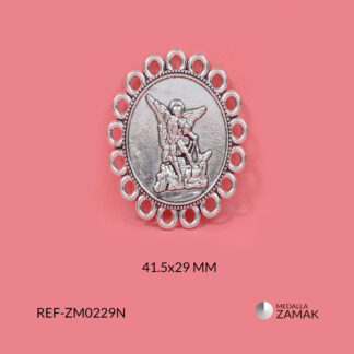 Medalla zamak san miguel arcángel 41.5x29mm x und