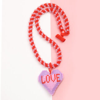clase virtual Taller Collar Corazón LOVE en Mostacilla – Técnica 3D